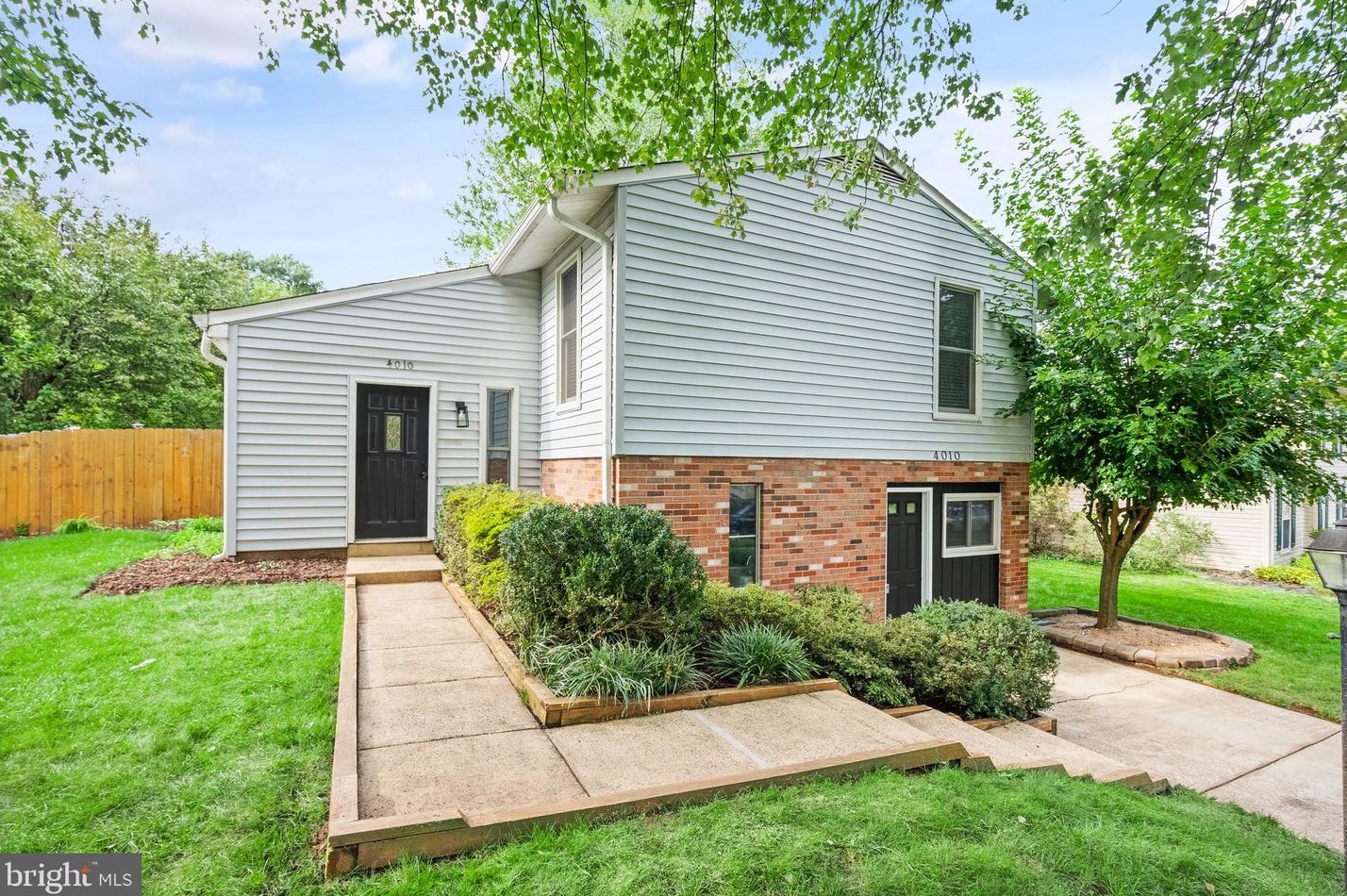 4010 Novar Dr, Fairfax, VA 20151