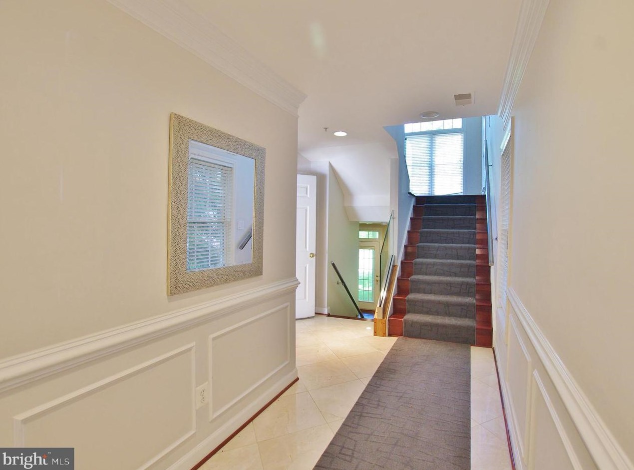 1477 Northern Neck Dr, Vienna, VA 22182