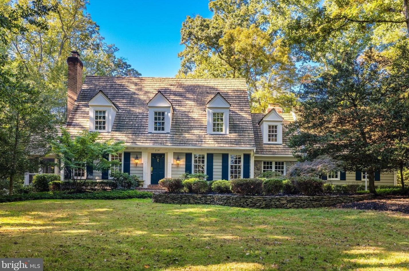 214 Falcon Ridge Rd, Great Falls, VA 22066