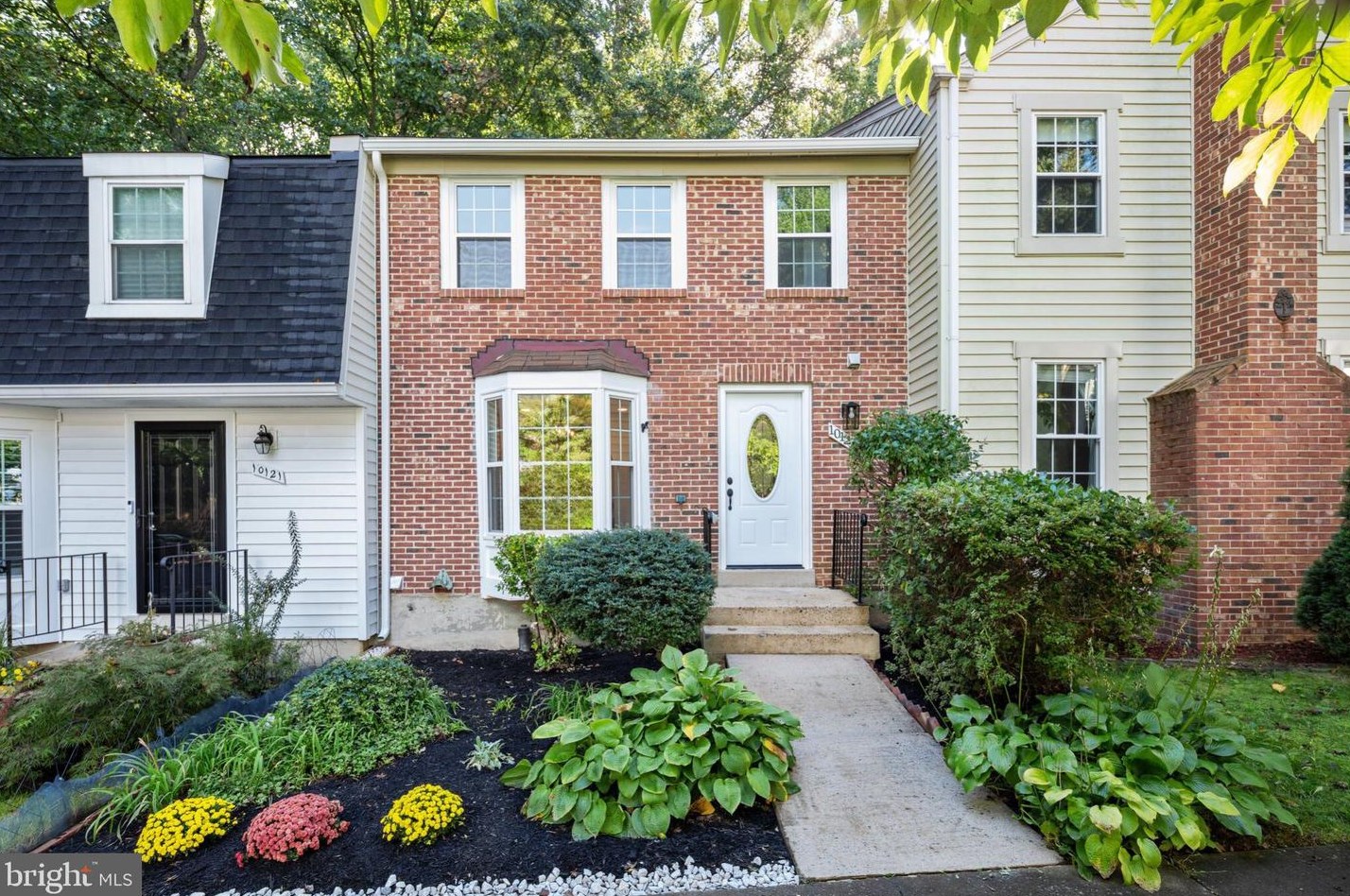 10123 Walnut Wood Ct, Springfield, VA 22015