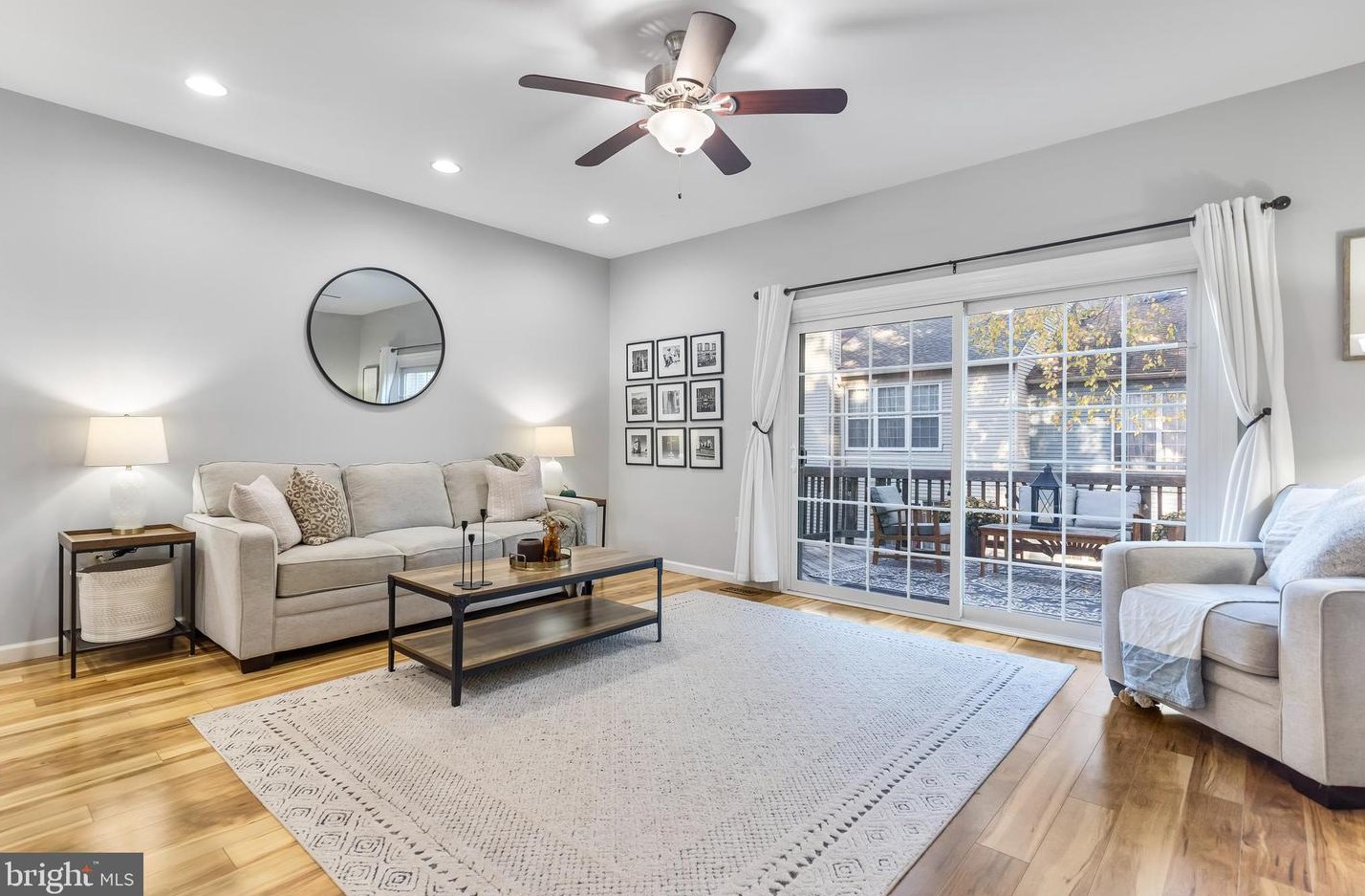 12151 Wedgeway Pl, Fairfax VA  22033-2522 exterior