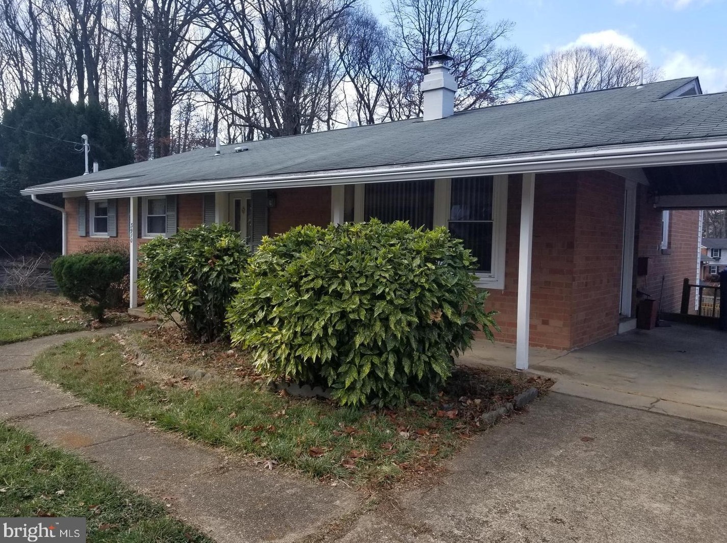 3910 Forest Grove Dr, Annandale, VA 22003