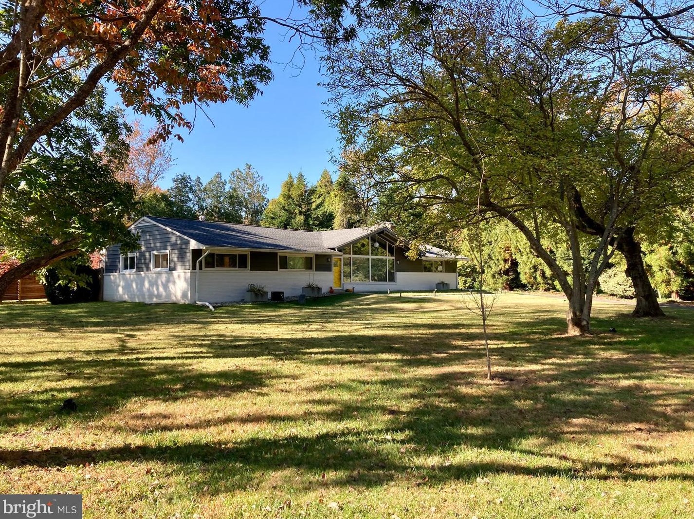 6501 Kerns Ct, Falls Church, VA 22044