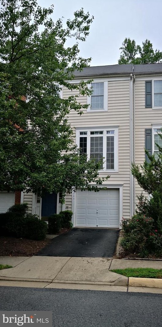 4047 Fairfax Center Hunt Trl, Fairfax, VA 22030-8576
