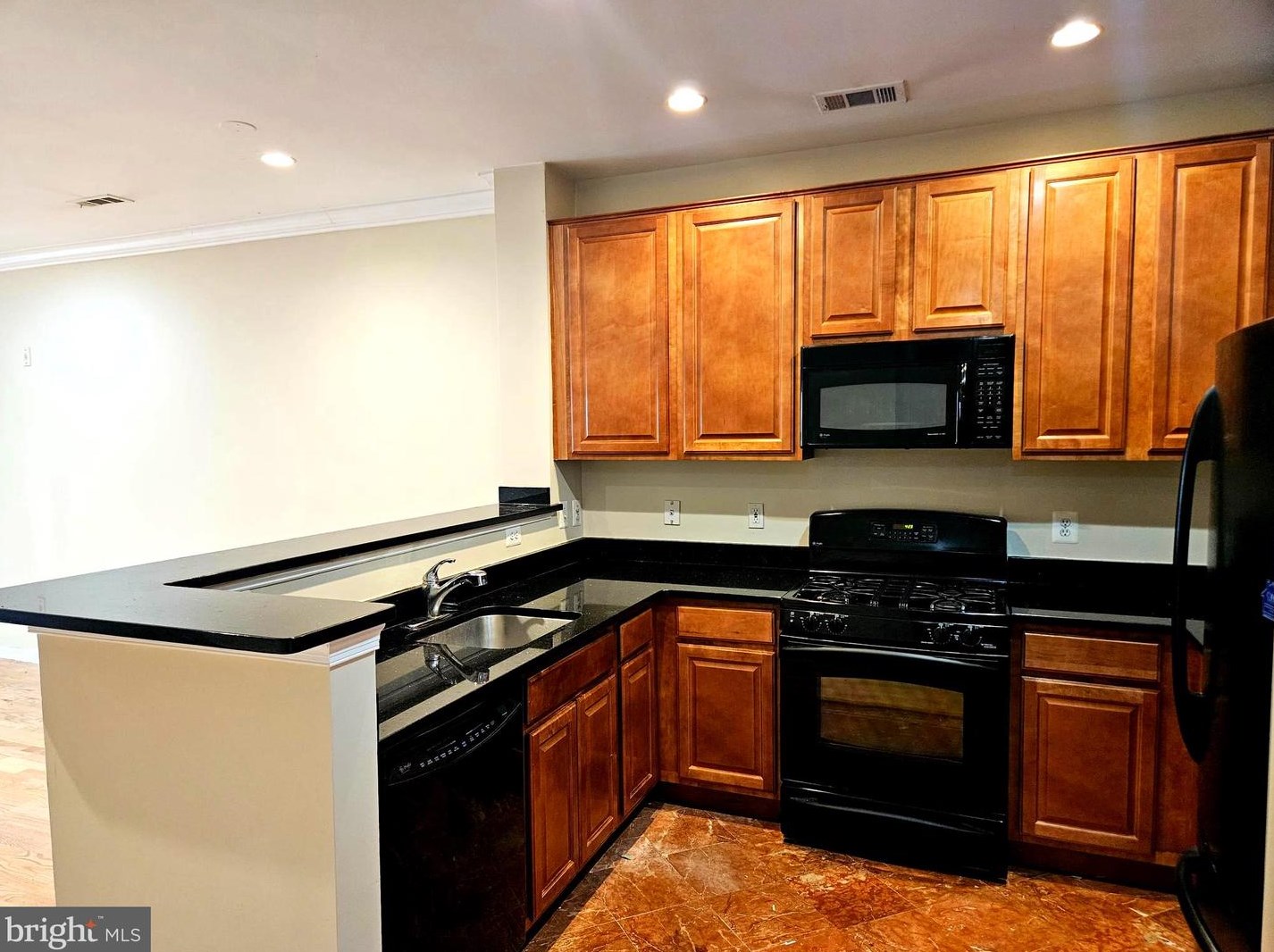12000 Market St #283, Herndon, VA 20190