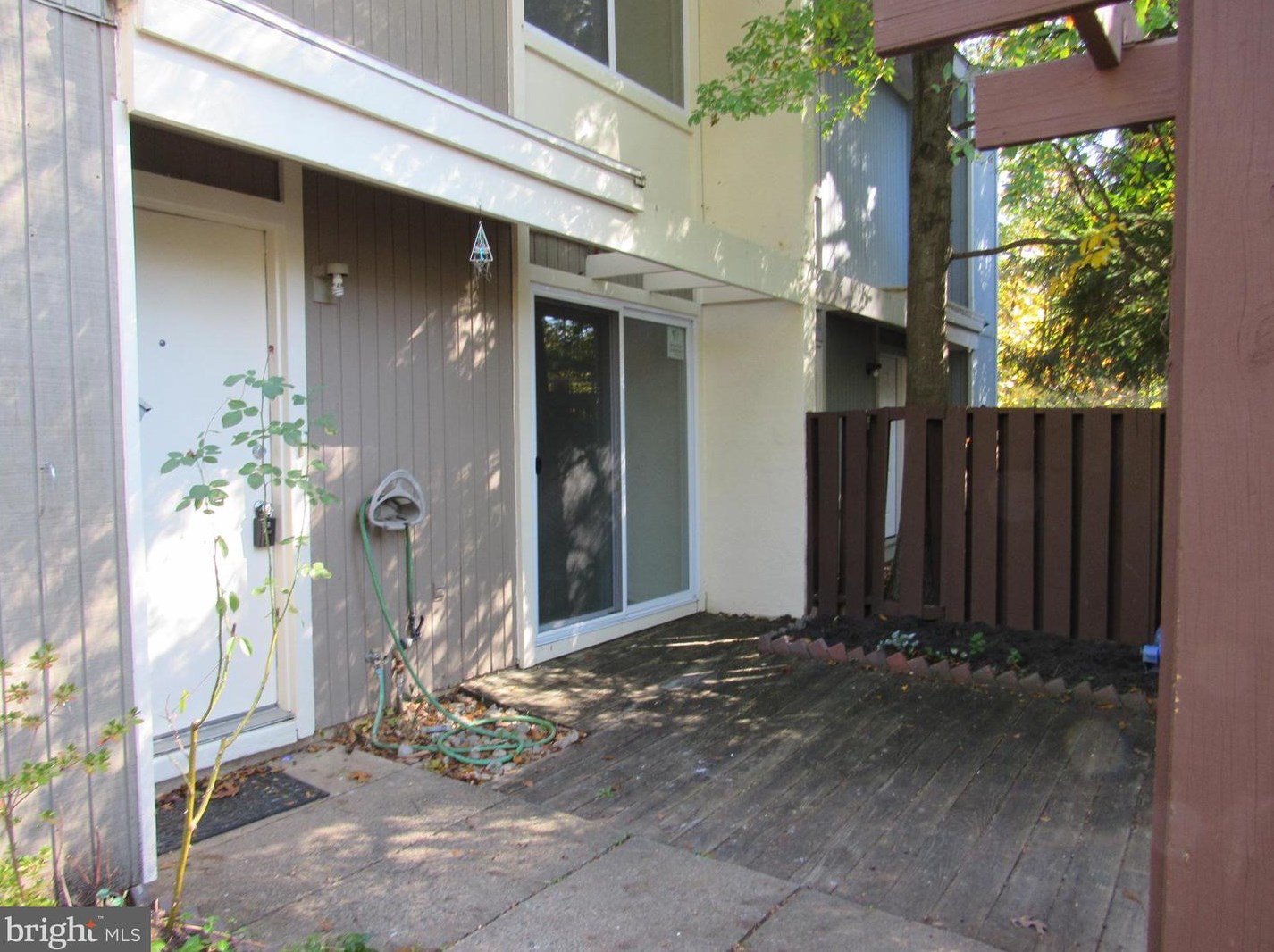 2202 Southgate Sq, Herndon, VA 20191