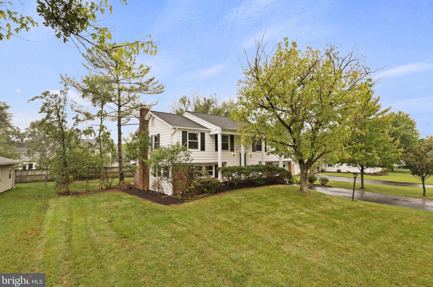 4205 Middle Ridge Dr, Fairfax VA  22033-3225 exterior