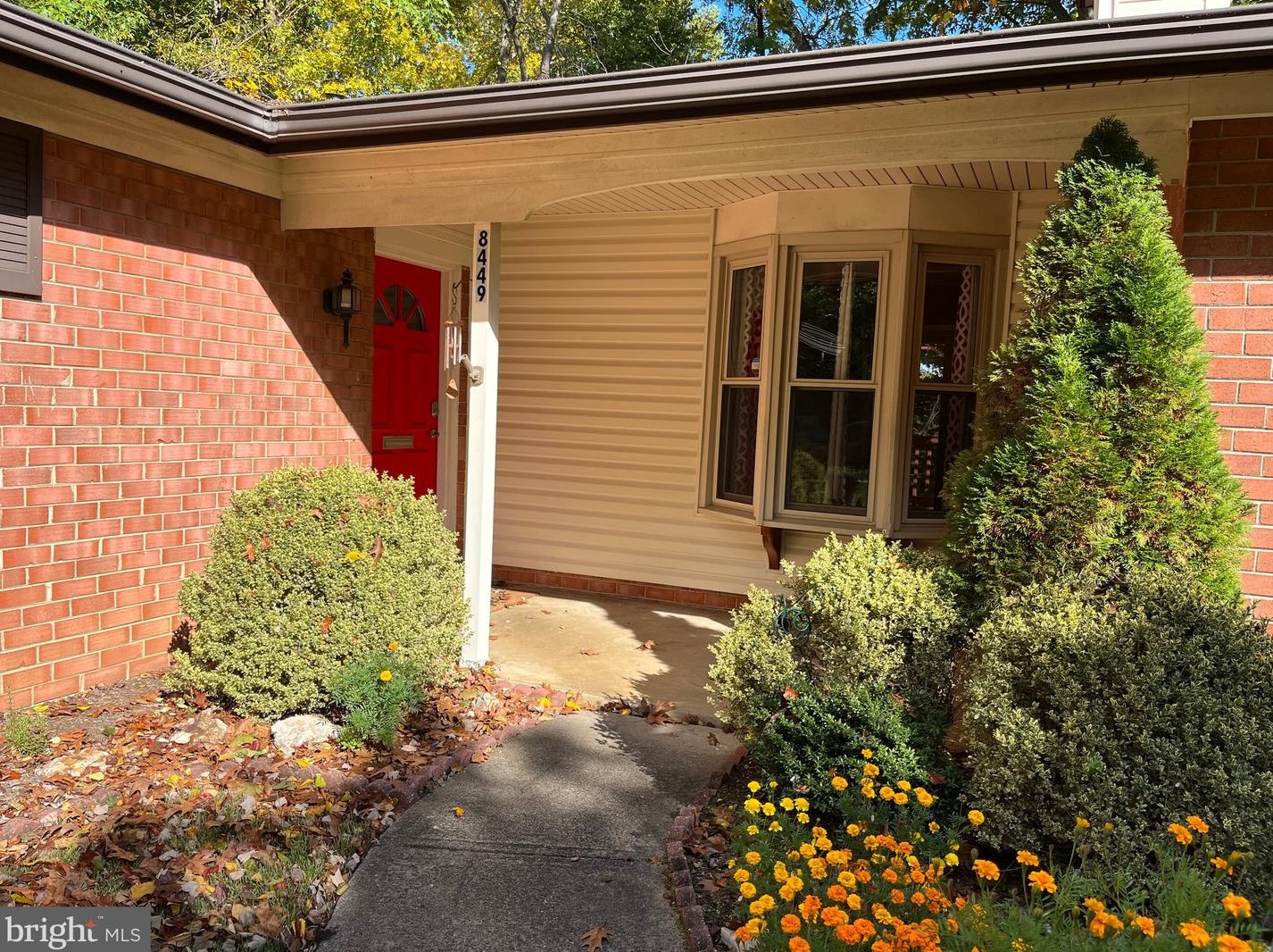 8449 Thames St, Springfield, VA 22151