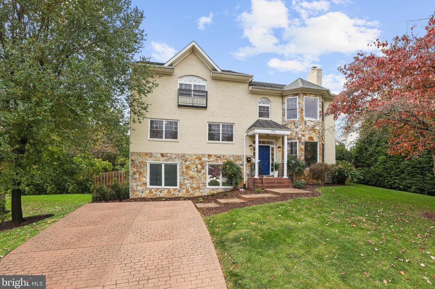 1416 Pathfinder Ln, Mc Lean, VA 22101
