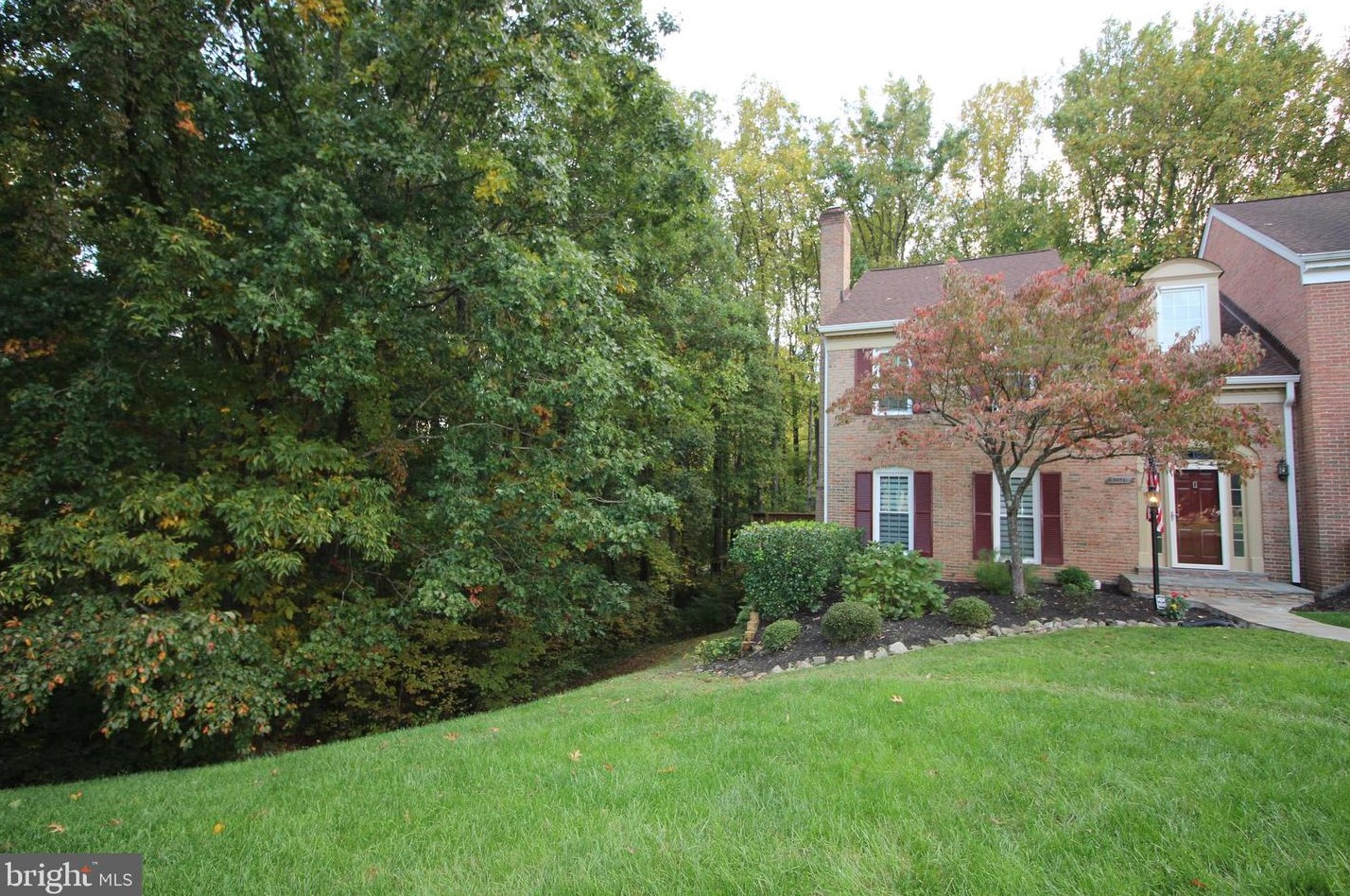 9801 Burke Pond Ln, Springfield, VA 22015