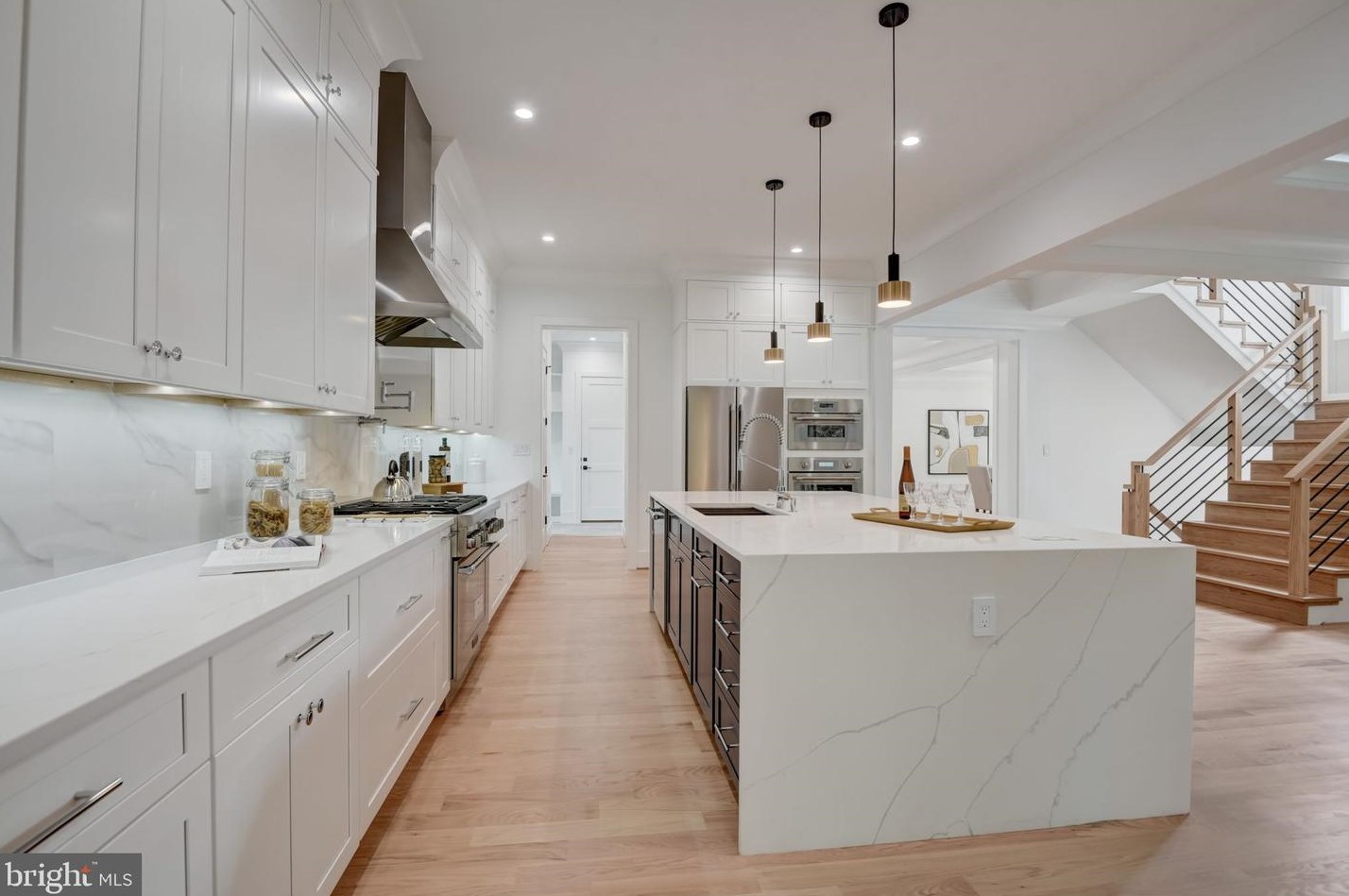 119 Moore Ave, Vienna VA  22180-5872 exterior