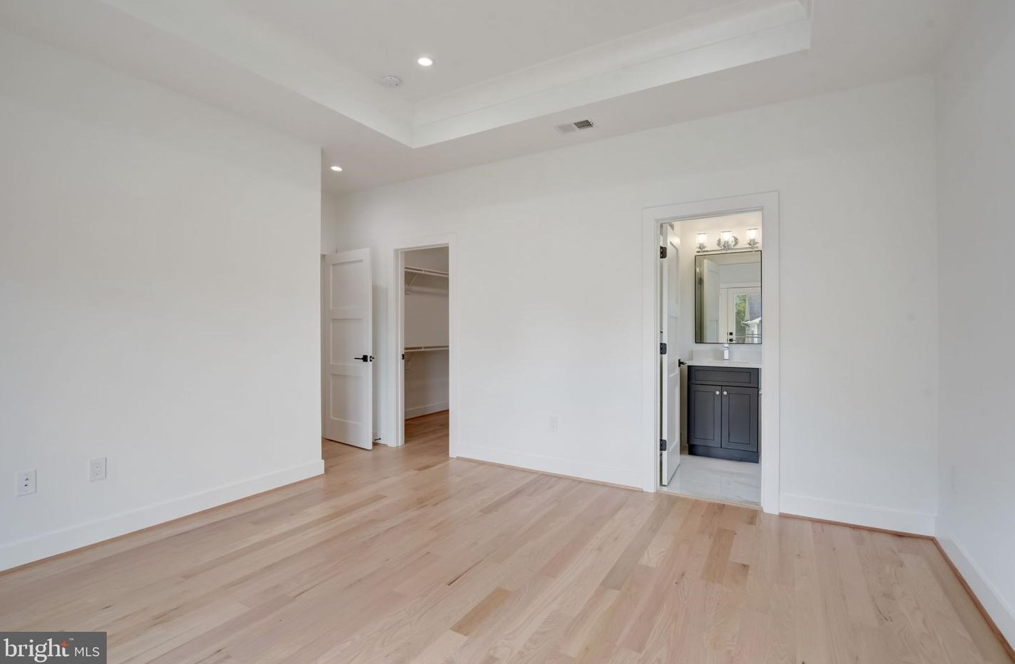 119 Moore Ave, Vienna VA  22180-5872 exterior