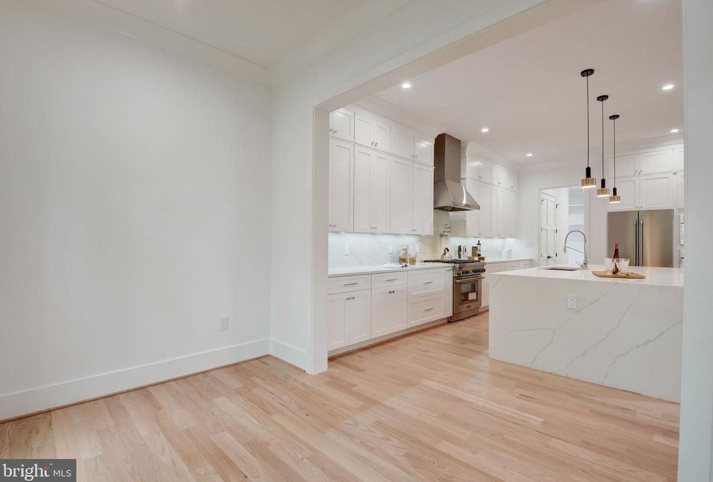 119 Moore Ave, Vienna VA  22180-5872 exterior