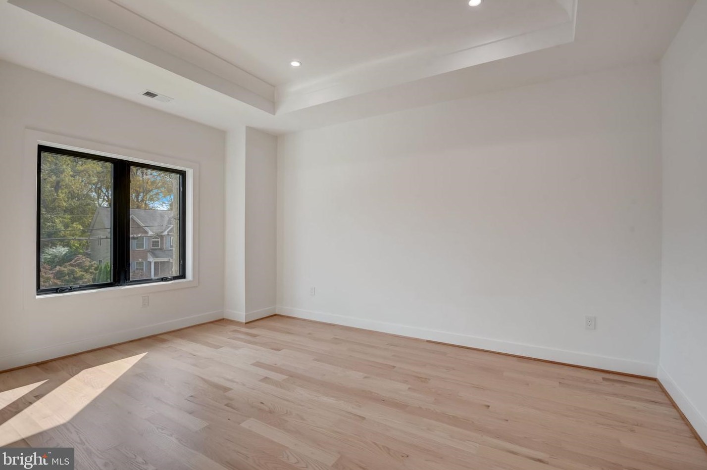 119 Moore Ave, Vienna VA  22180-5872 exterior