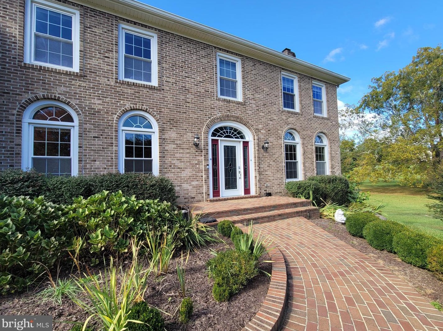 5780 Robeys Meadow Ln, Fairfax, VA 22030
