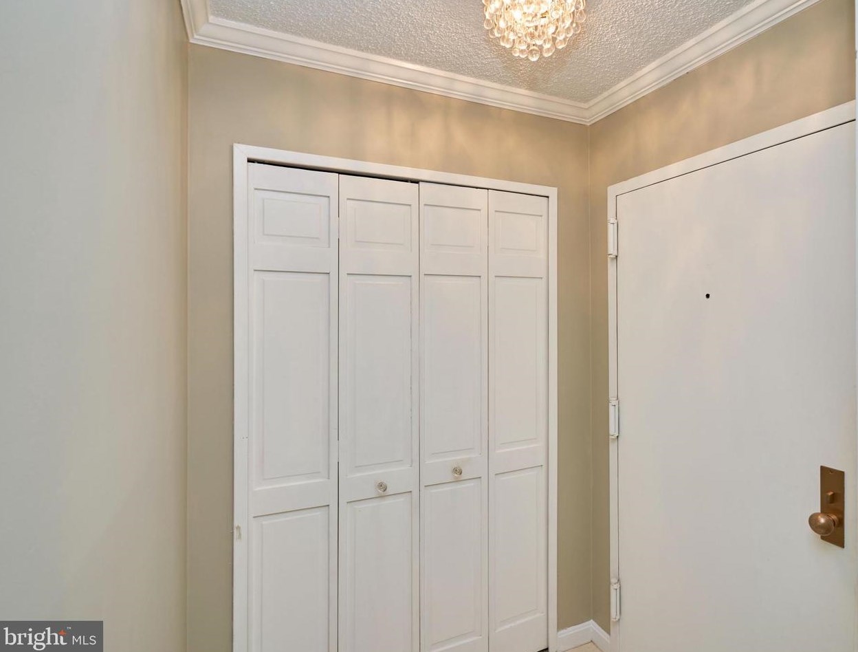 1800 Old Meadow Rd Apt 213, Mc Lean, VA 22102