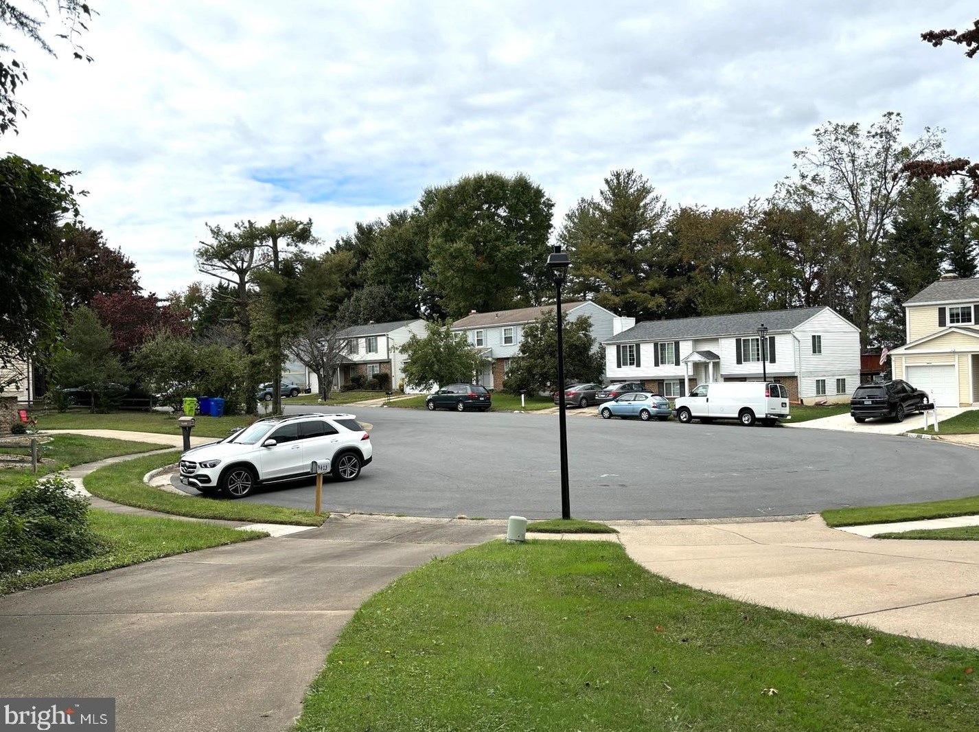 9403 Starlit Ponds Dr, Fairfax, VA 22032