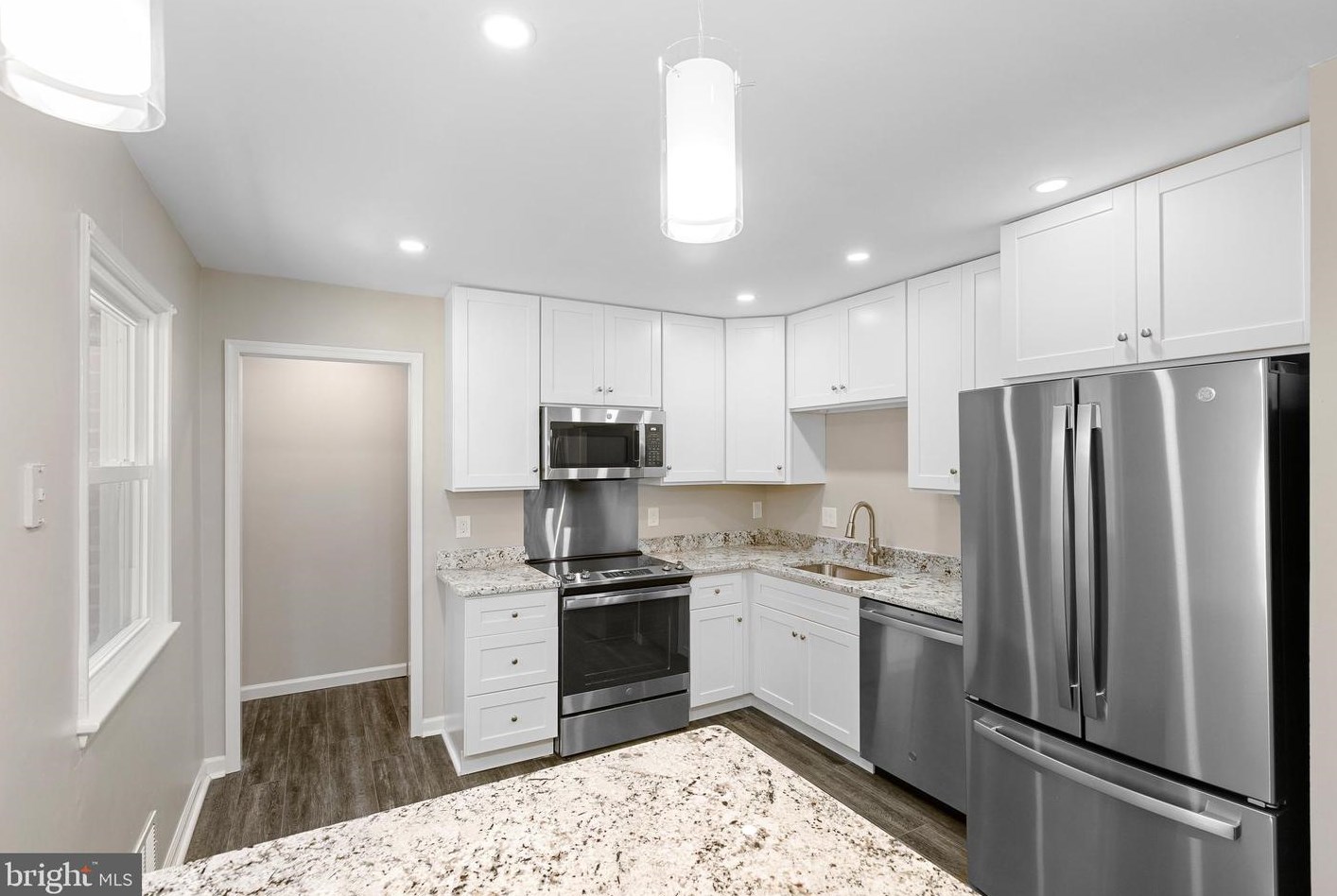 8821 Lagrange St, Lorton, VA 22079