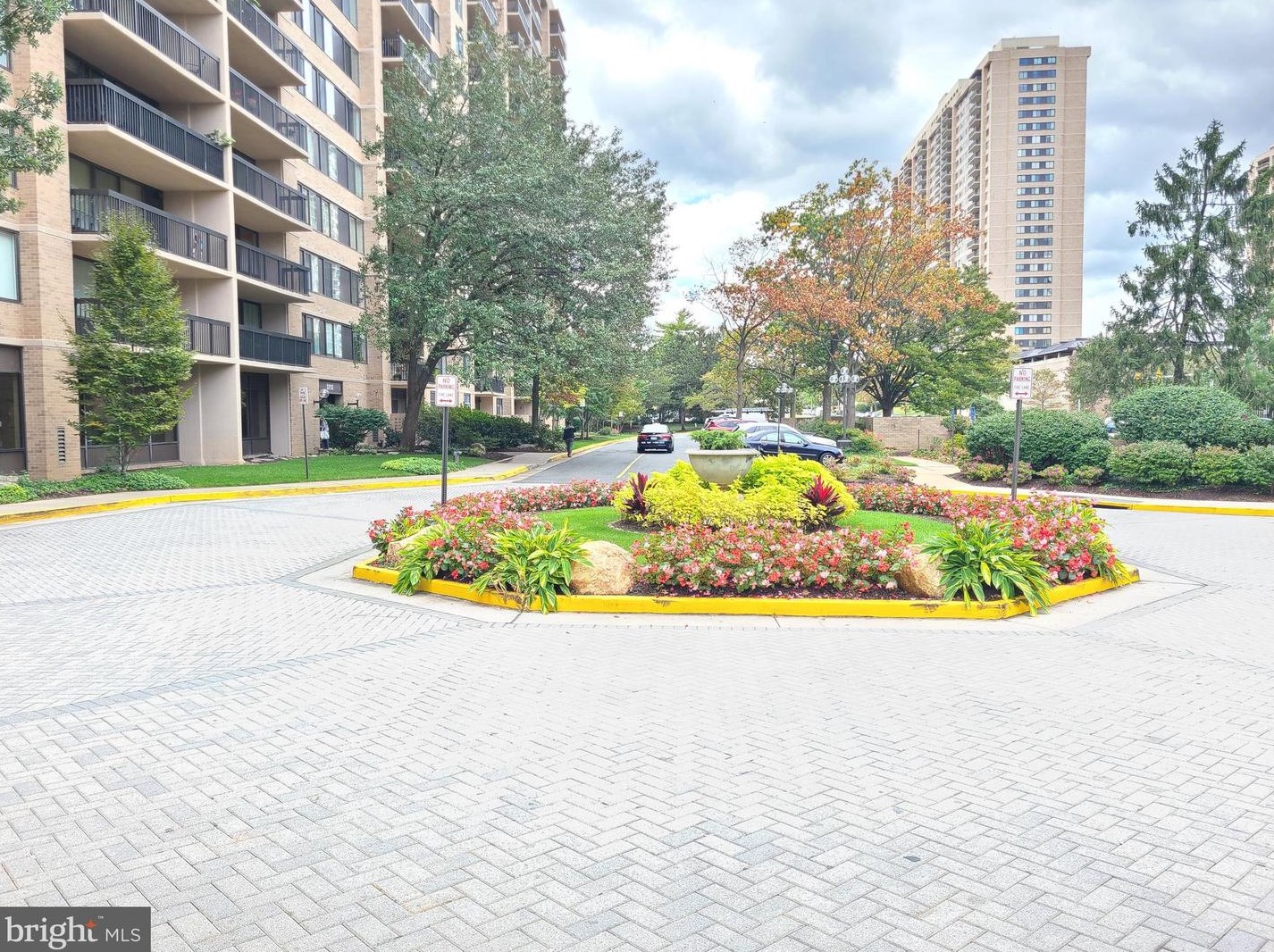 3709 S George Mason Dr #502, Falls Church, VA 22041