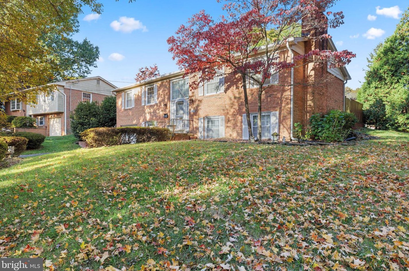3300 Rocky Mount Rd, Fairfax, VA 22031