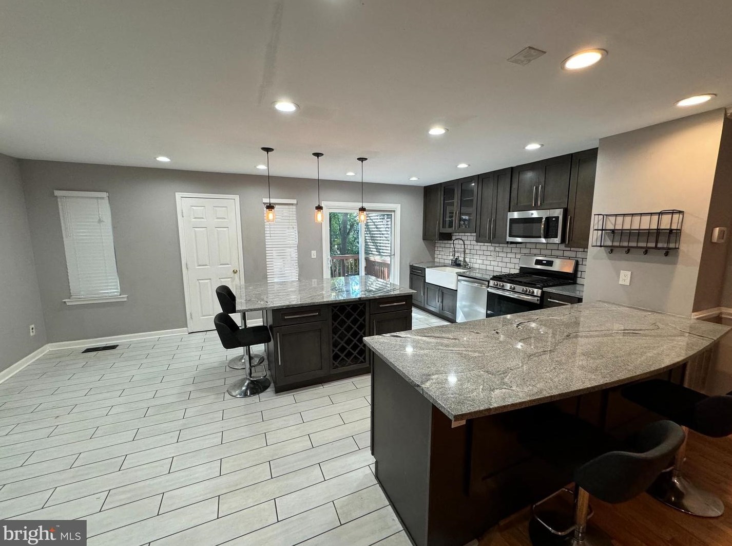 12301 Sleepy Lake Ct, Fairfax, VA 22033