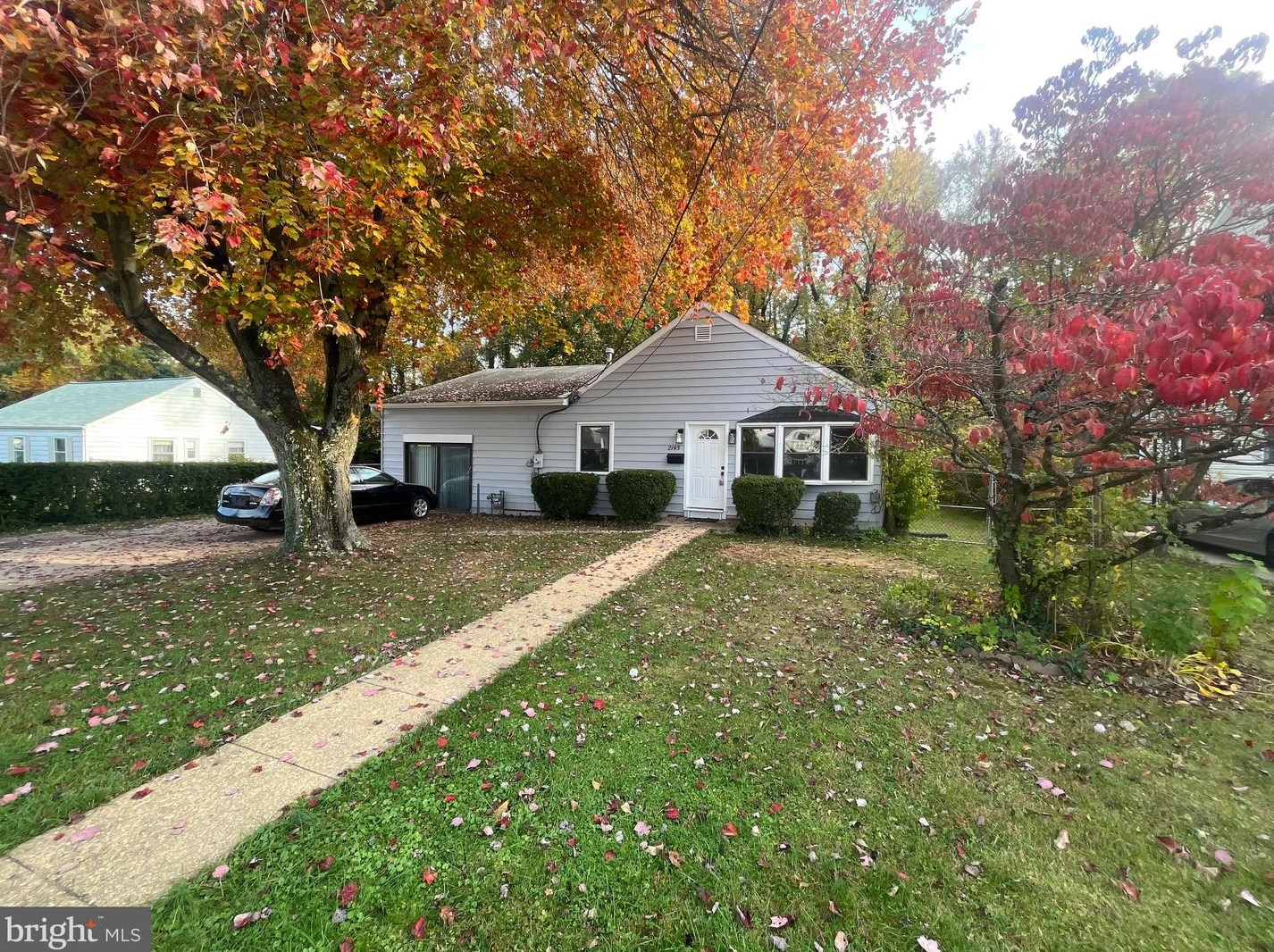 2145 Pimmit Dr, Falls Church, VA 22043