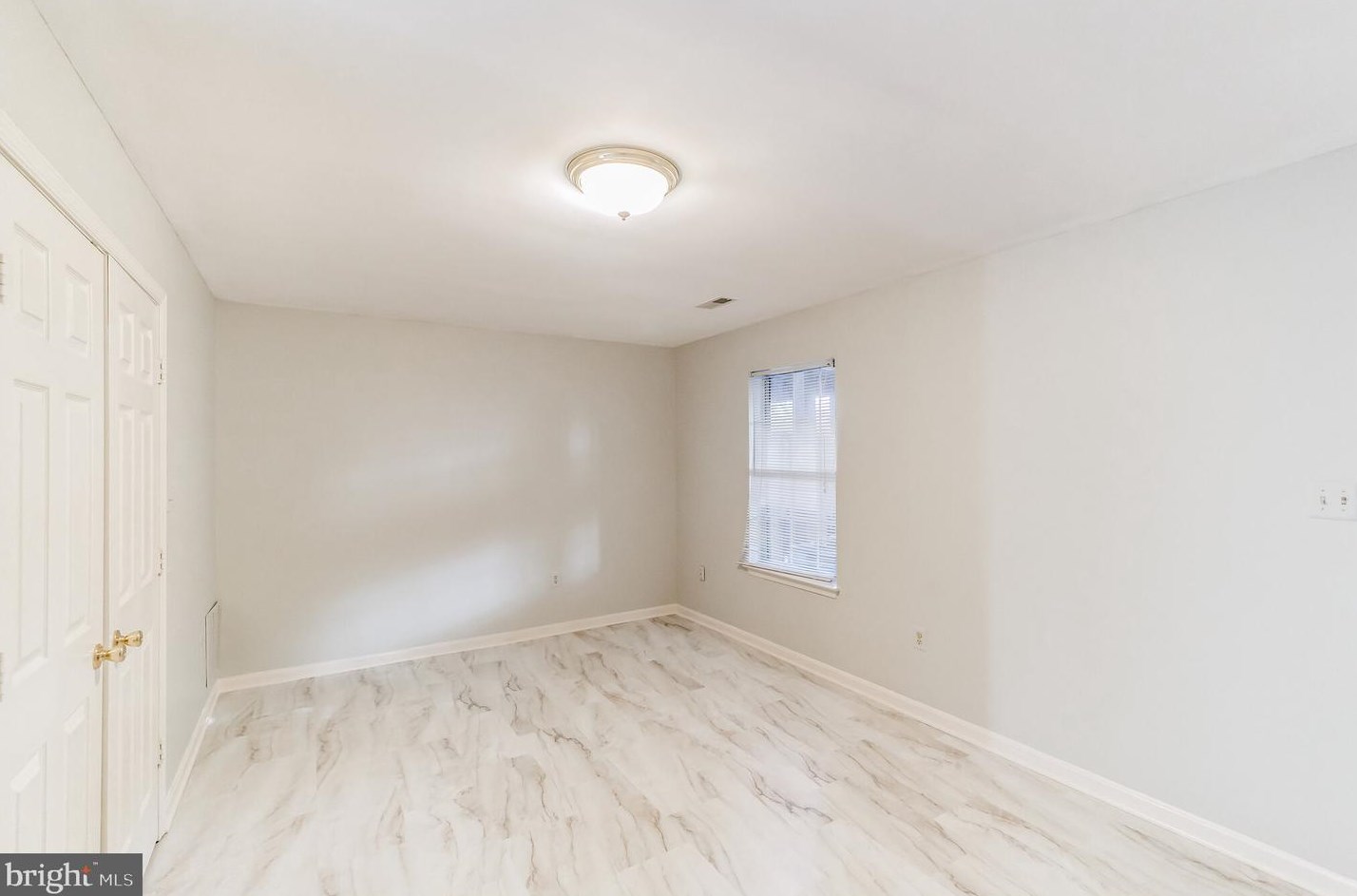 2508 Clover Field Cir, Herndon, VA 20171
