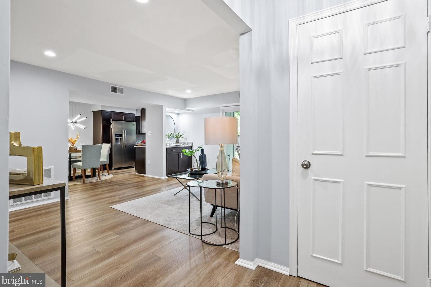 7758 New Providence Dr #7, Falls Church, VA 22042
