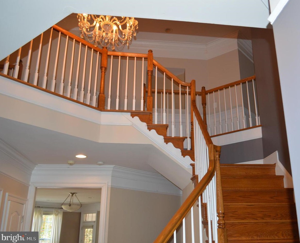 9300 Castle Hill Rd, Springfield, VA 22153