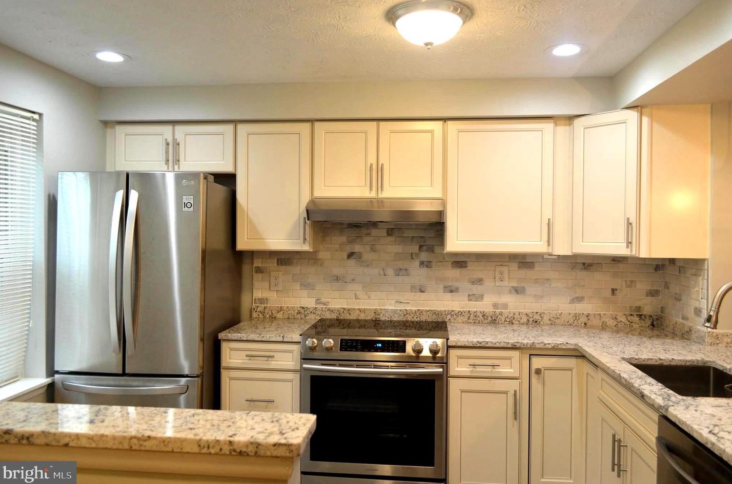 8713 Susquehanna St, Lorton, VA 22079