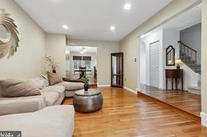 5762 Crownleigh Ct, Springfield, VA 22015