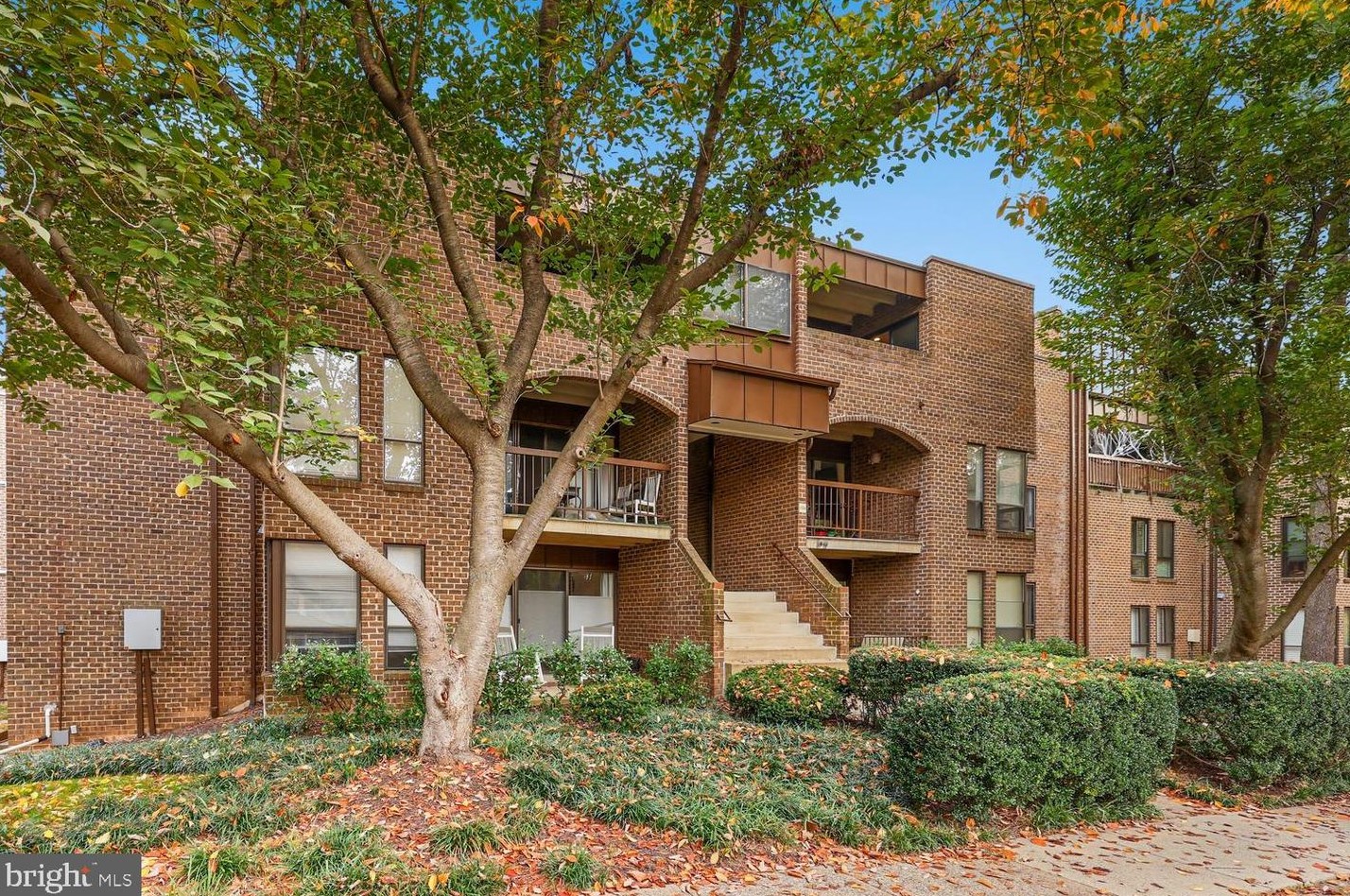 11256 Chestnut Grove Square #344, Herndon, VA 20190