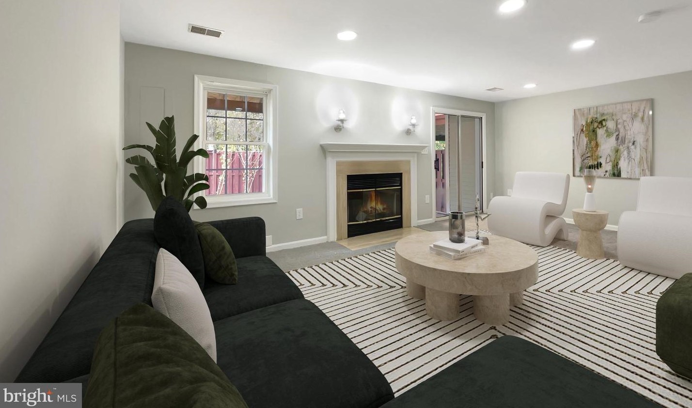 7294 Olde Lantern Way, Springfield, VA 22152