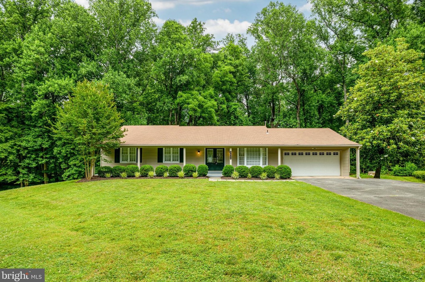 9622 Cinnamon Creek Dr, Vienna, VA 22182