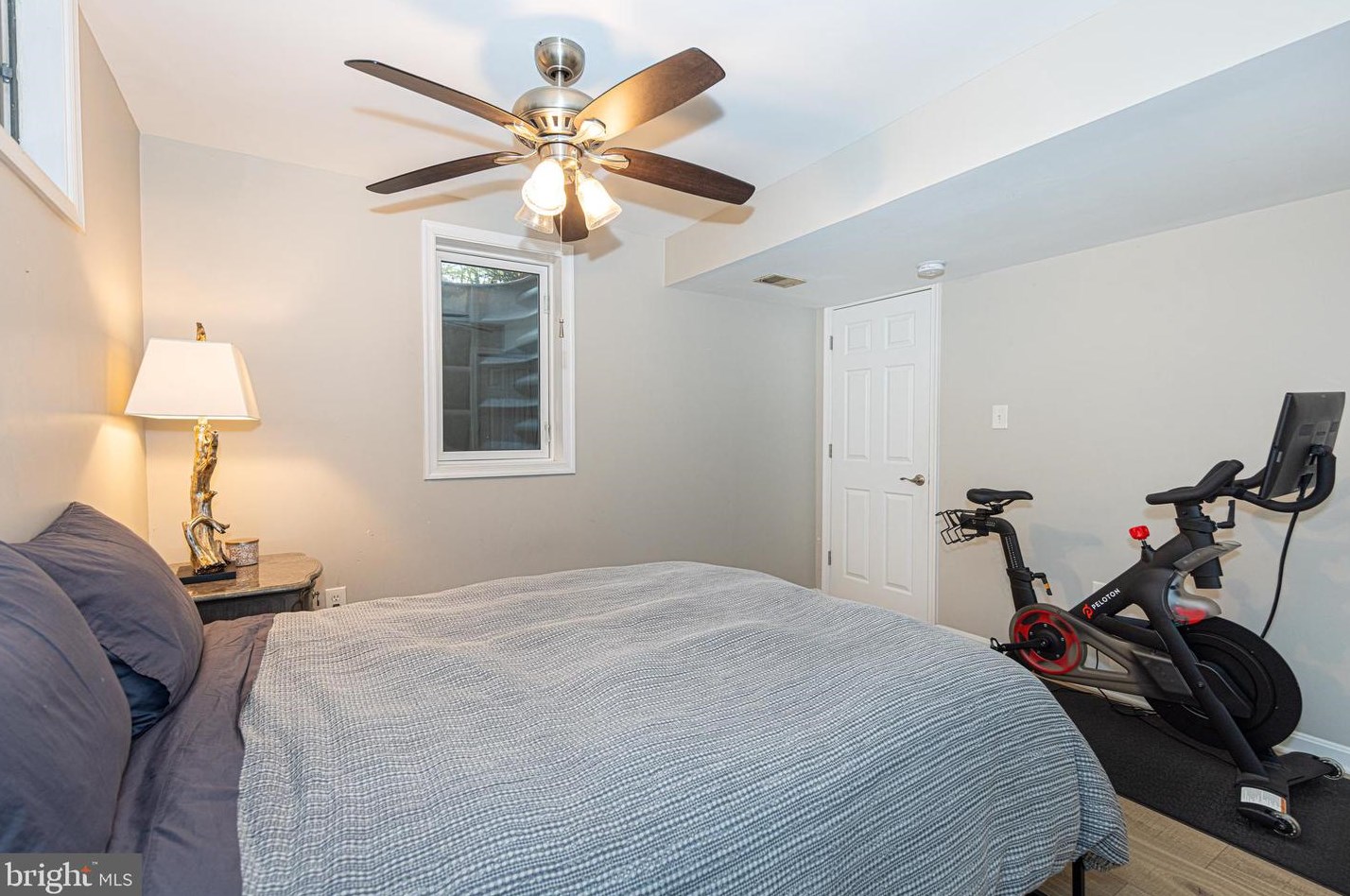 9741 Rolling Ridge Dr, Fairfax VA  22039-2915 exterior