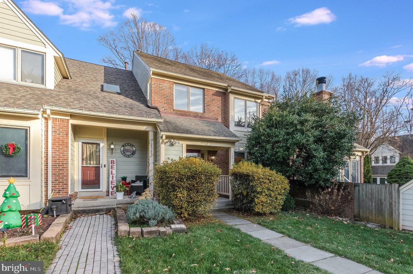 12527 N Lake Ct, Fairfax, VA 22033