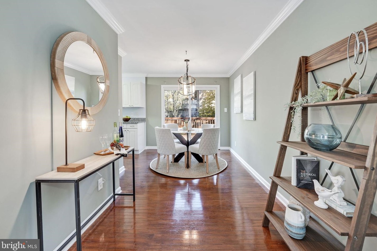 14827 Hoxton Sq, Centreville VA  20120-1838 exterior