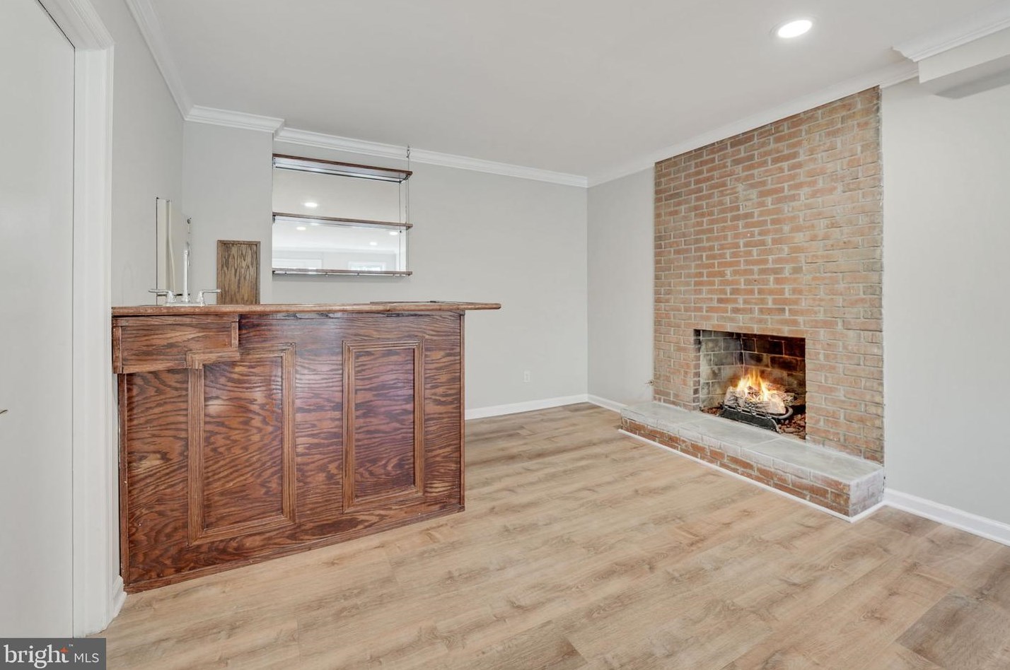 14827 Hoxton Sq, Centreville VA  20120-1838 exterior