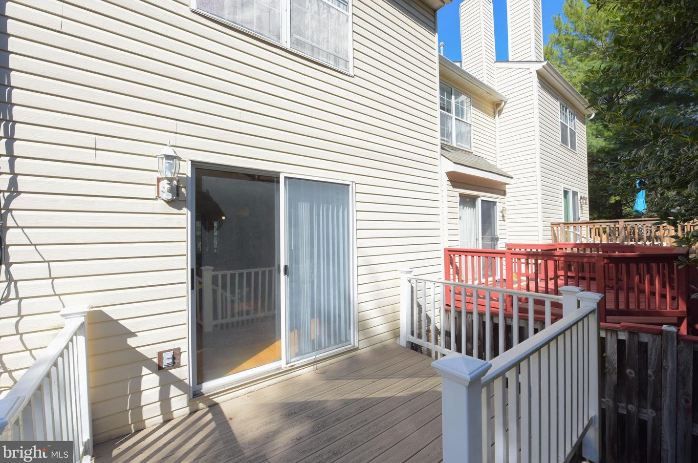 6805 Chasewood Cir, Centreville VA  20121-5031 exterior