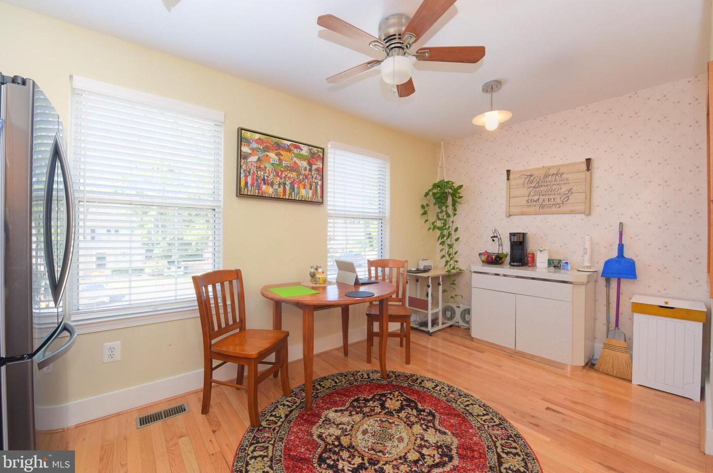 6805 Chasewood Cir, Centreville VA  20121-5031 exterior