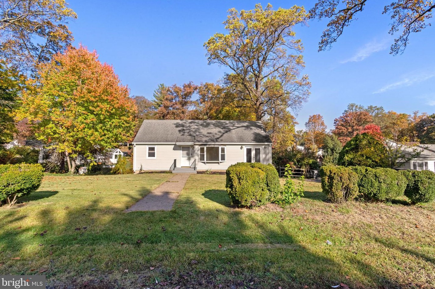 8308 Dixon St, Lorton, VA 22079