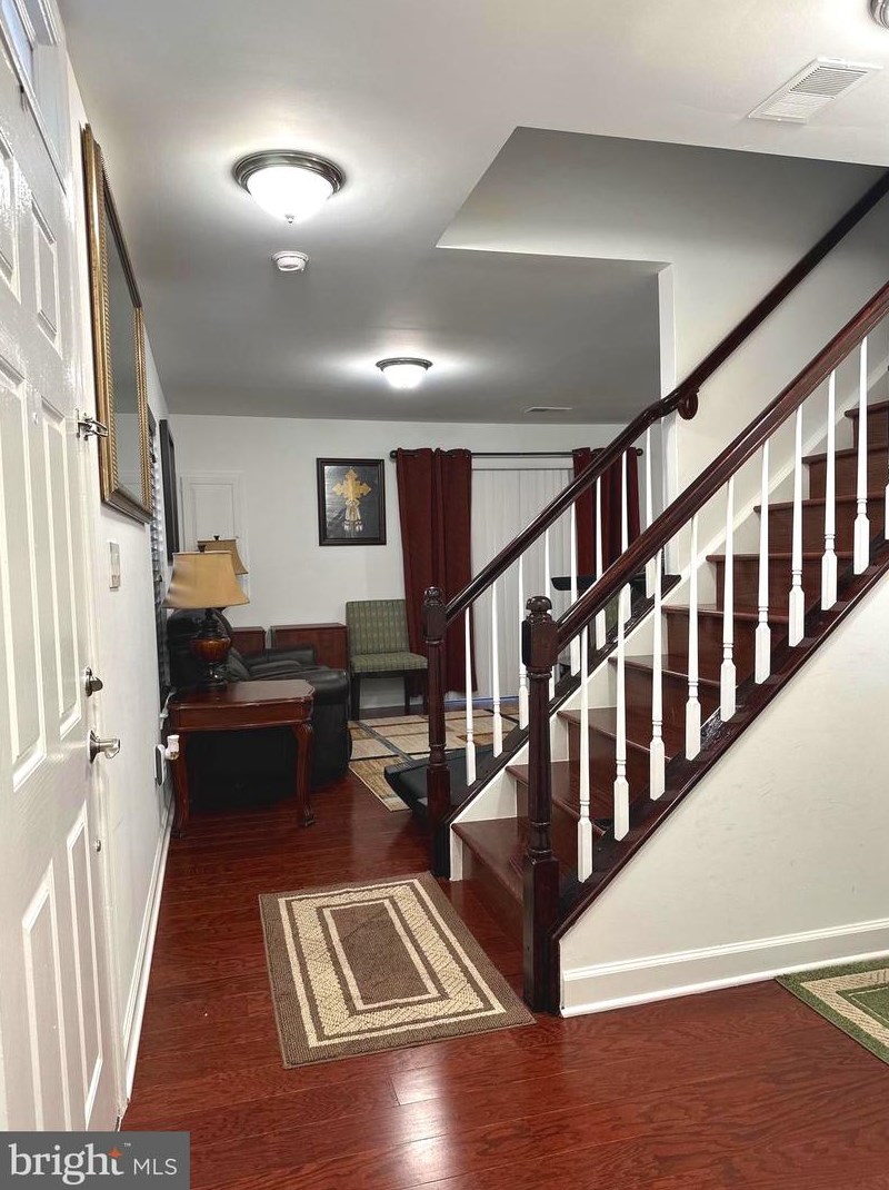 9207 Lorton Valley Rd, Lorton, VA 22079