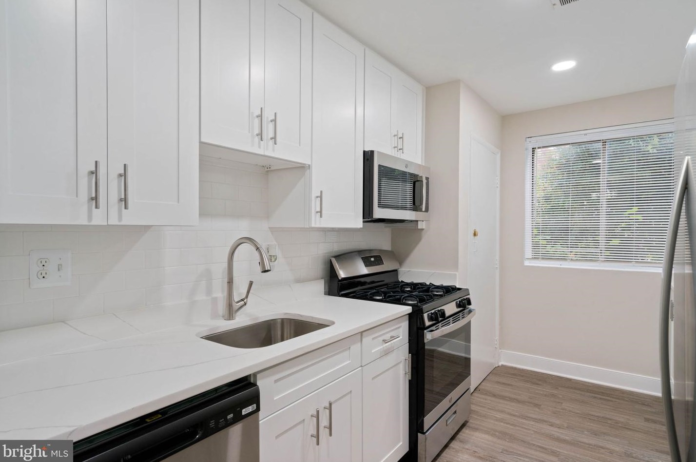 5614 Bloomfield Dr Apt 4, Alexandria, VA 22312