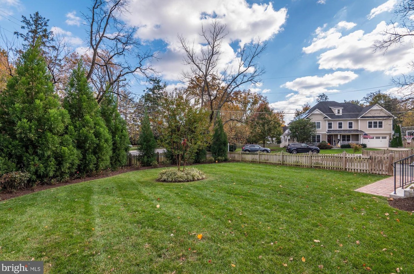 6714 Walnut St, Falls Church, VA 22046