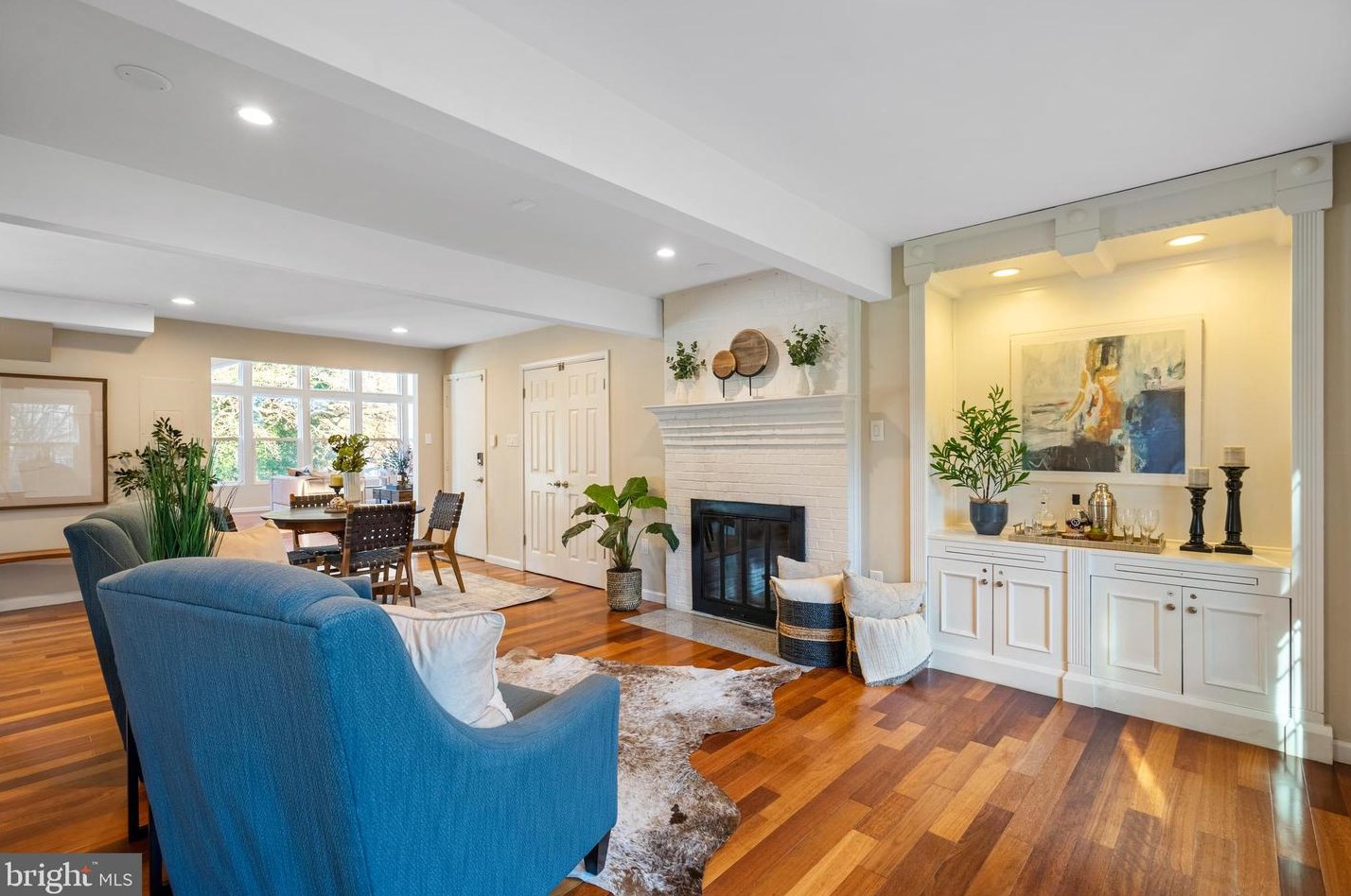 904 Harriman St, Great Falls, VA 22066