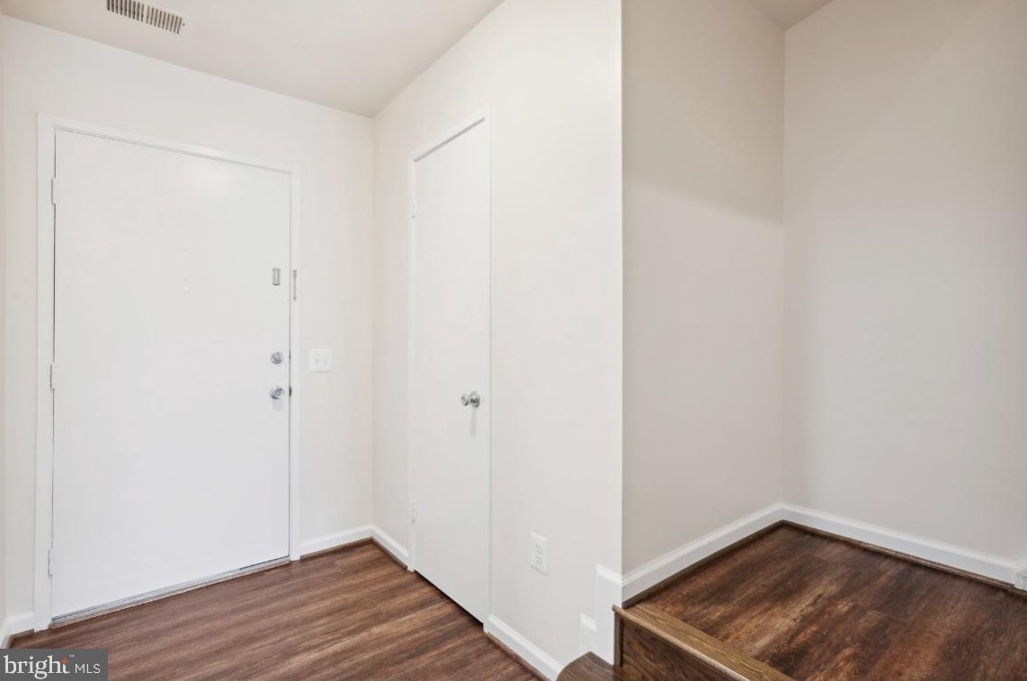 2688 Glengyle Dr #25, Vienna, VA 22181