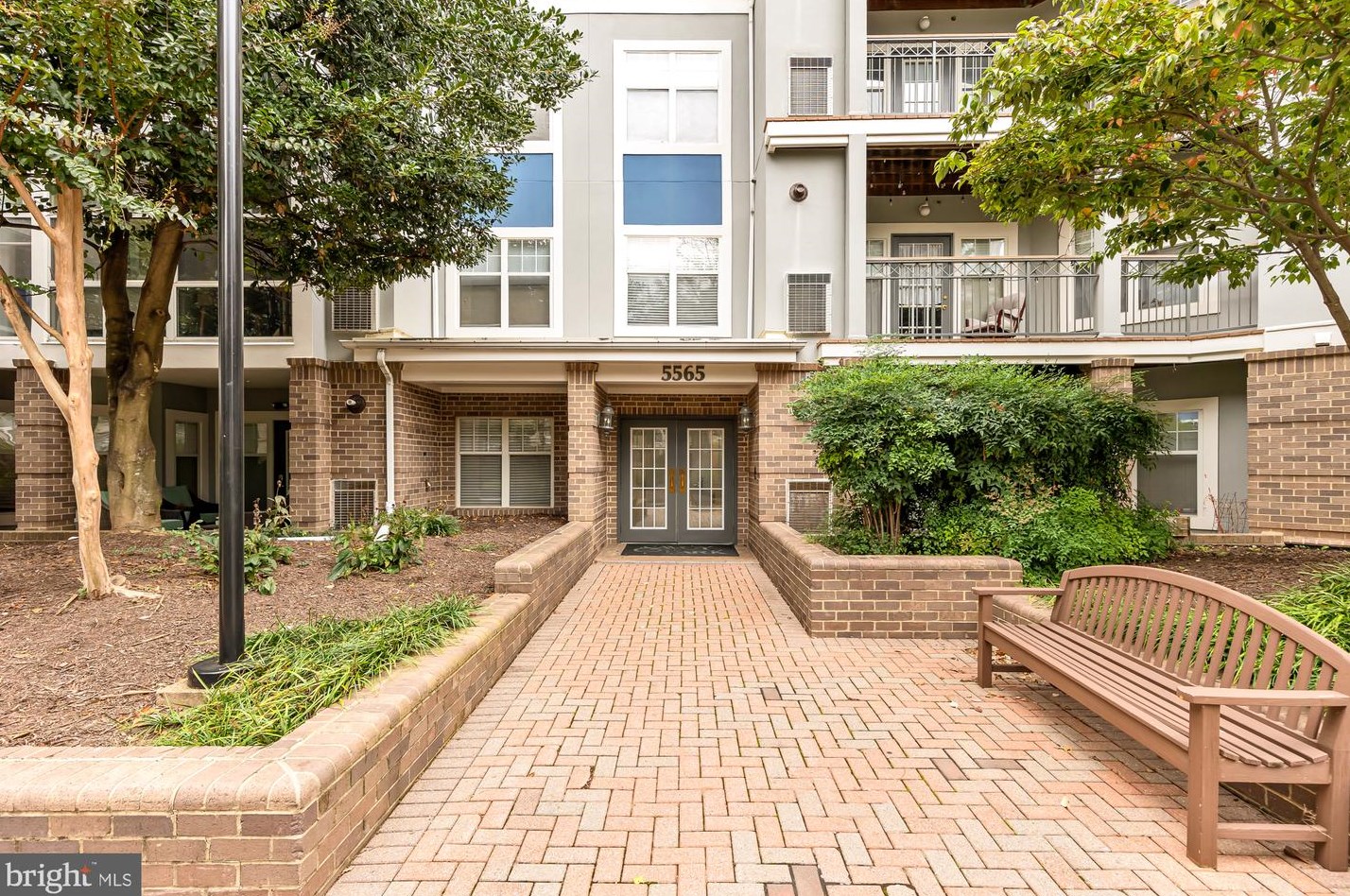 5565 Seminary Rd #203, Falls Church, VA 22041