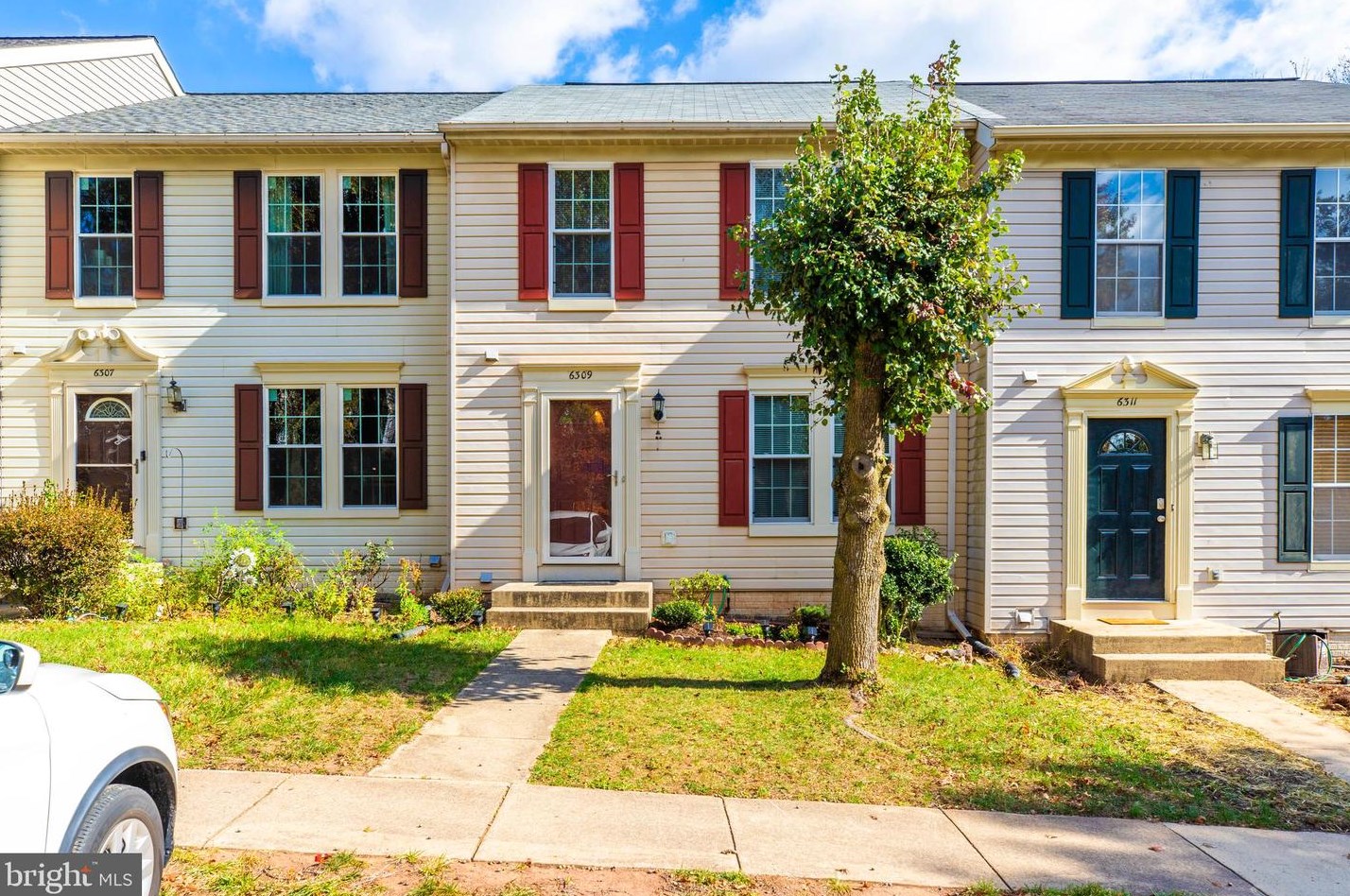 6309 Littlefield Ct, Centreville, VA 20121-3570