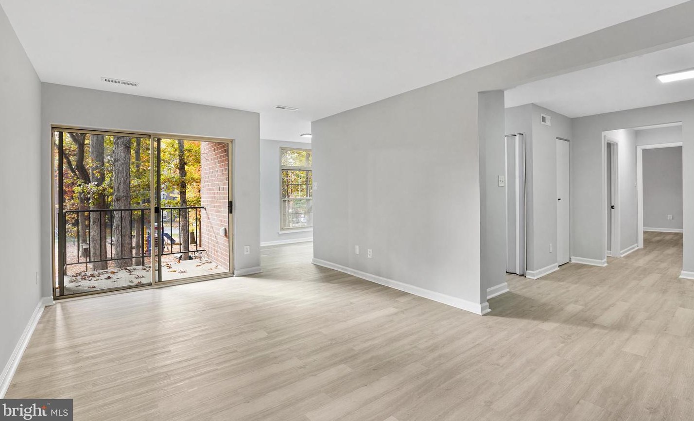 3320 Woodburn Village Dr #13, Annandale, VA 22003