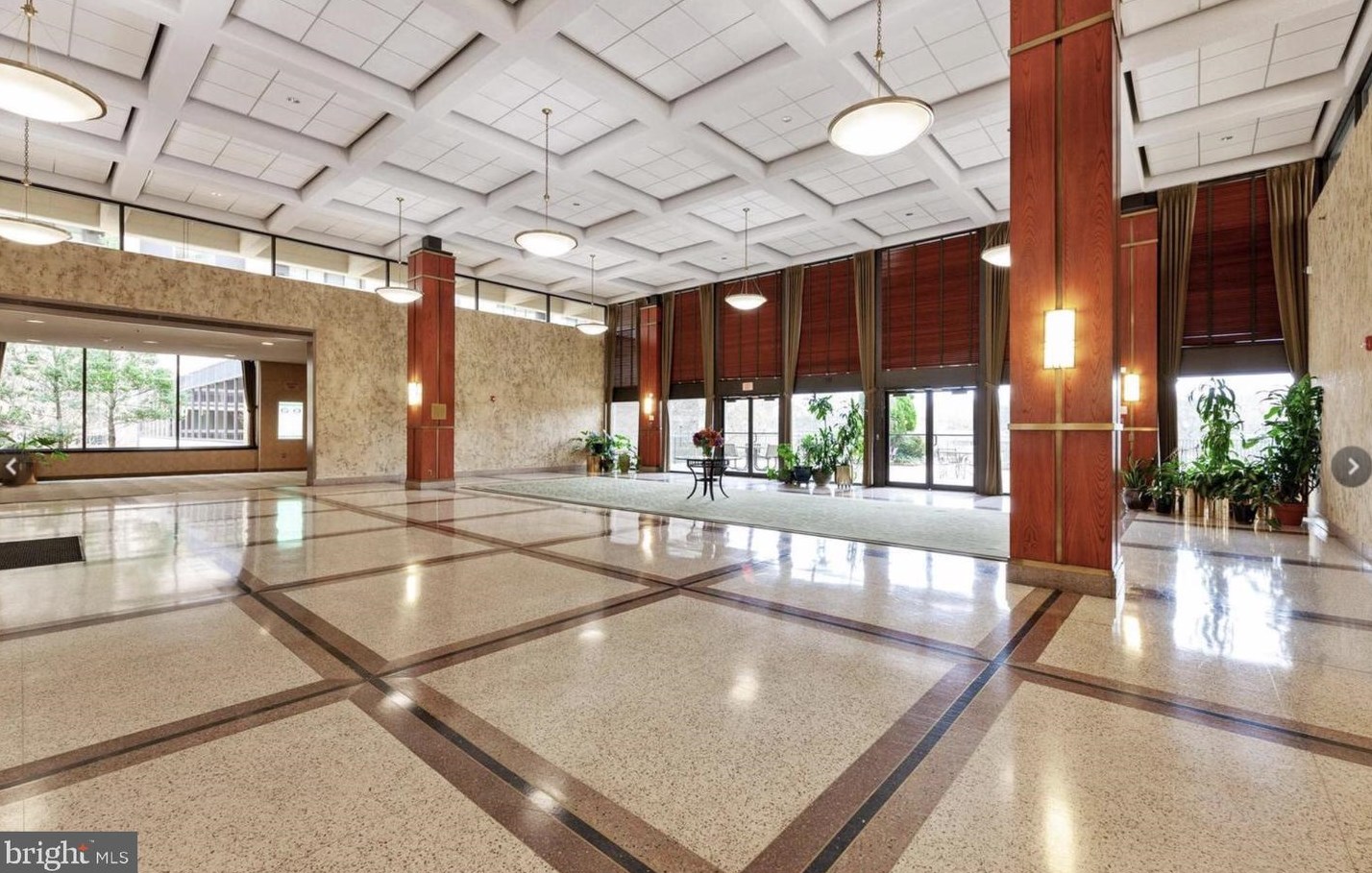5501 Seminary Rd Apt 913s, Falls Church, VA